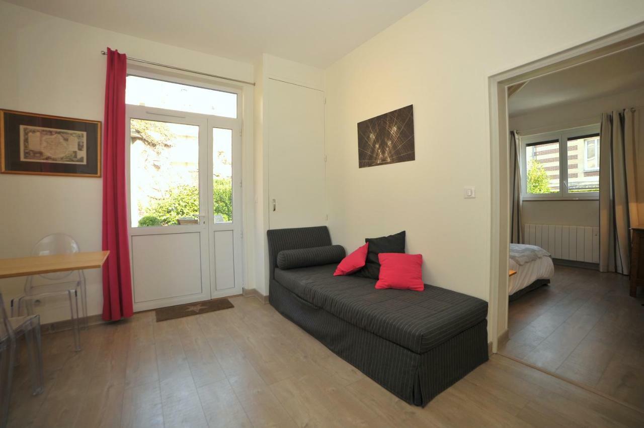 Bed and Breakfast La Rosace Шартр Экстерьер фото